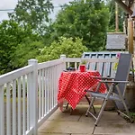 1 Bed In Brampton Oc-73577 Nyaraló